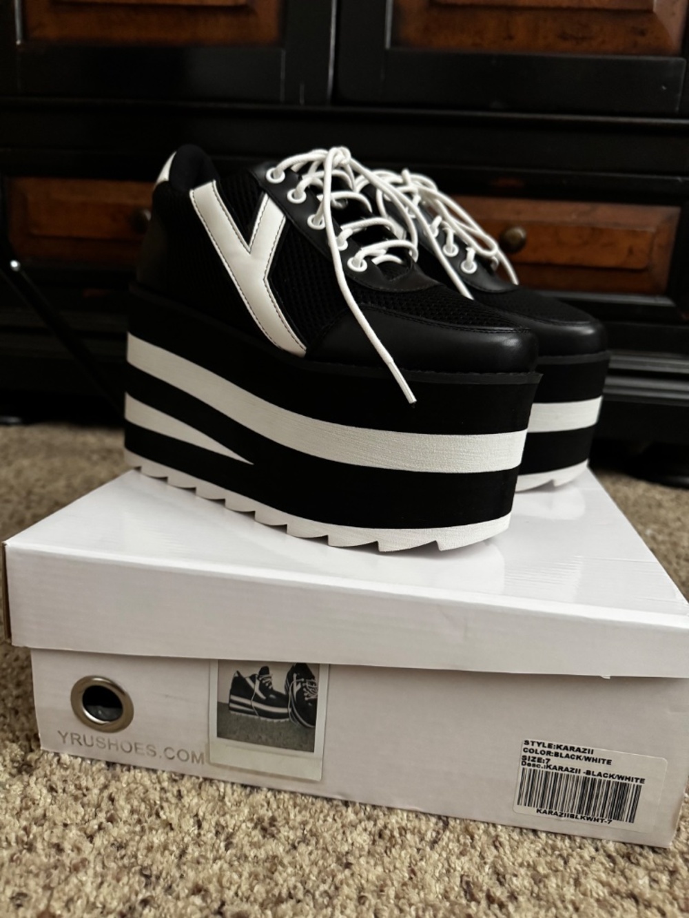 Brand New in Box YRU Karazii Flatform Sneakers - Picture 7 of 8